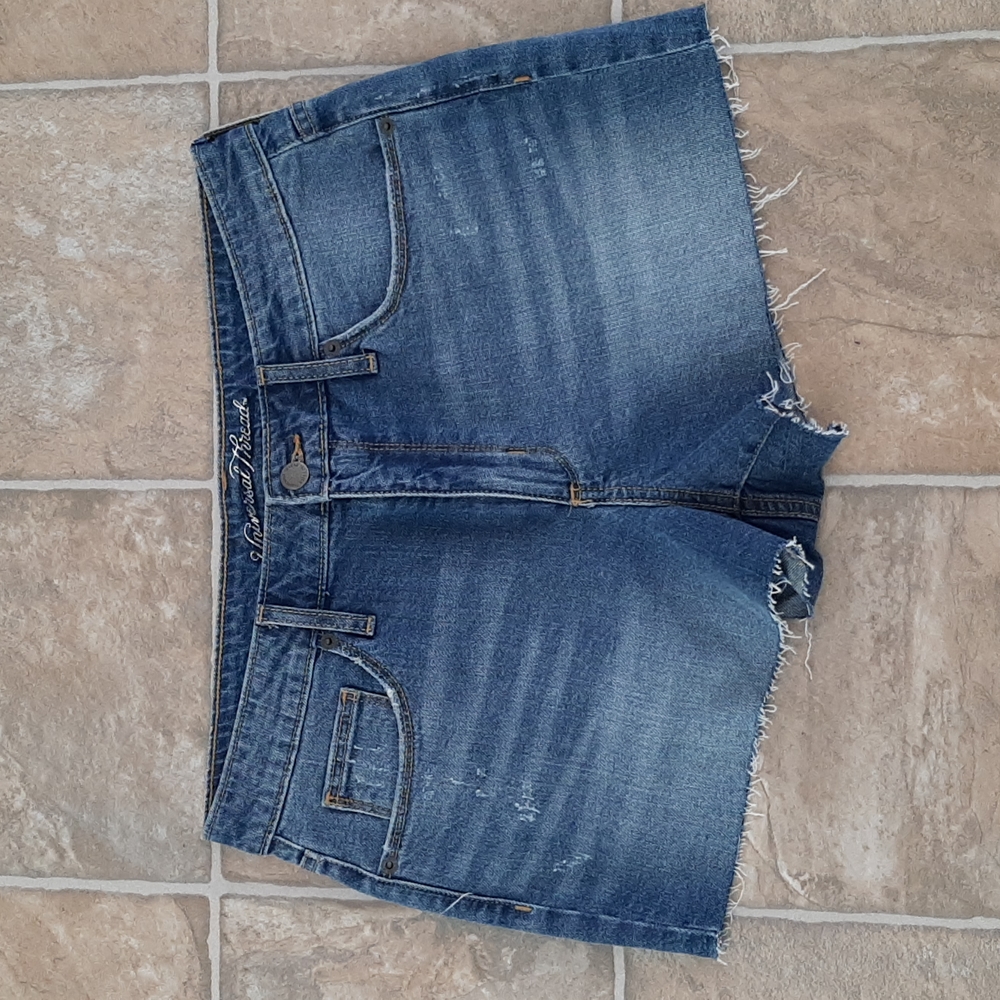 Universal Threads Shorts
